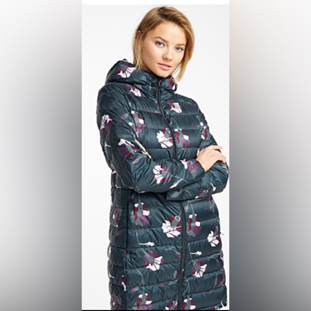 Simons winter puffer jacket- xs (fit like Small)